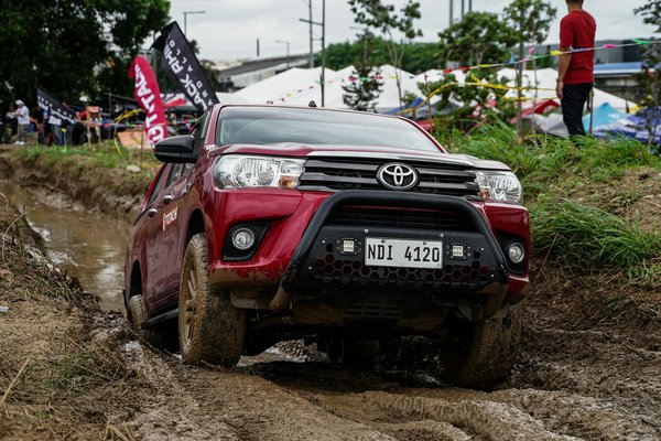 Comment remplacer le filtre à air sur une voiture hybride?