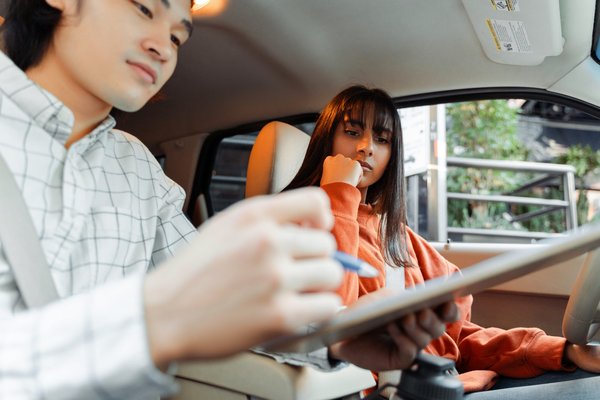 Leçons de conduite à l'unité : quel prix par région en 2025 ?